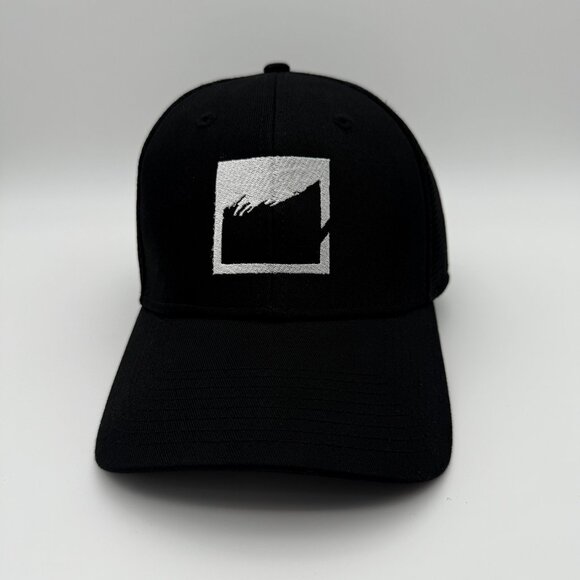 NEW ERA Black Mesh Snapback Cap L/XL – Modern Logo Trucker Hat, Adjustable - Picture 1 of 11